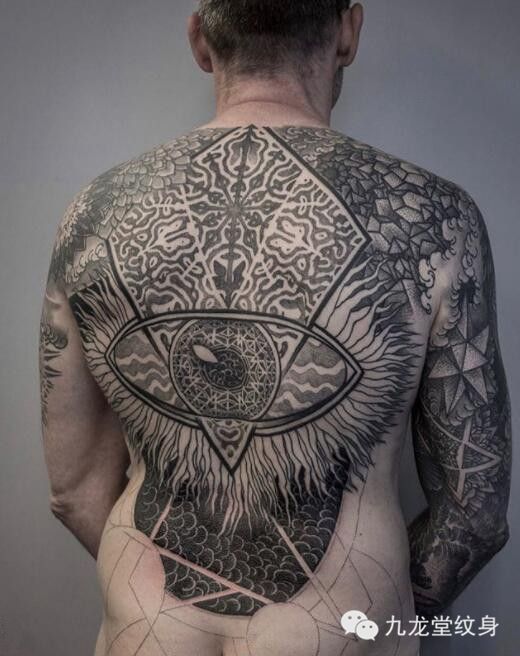 纹身艺术家托马斯.胡珀
